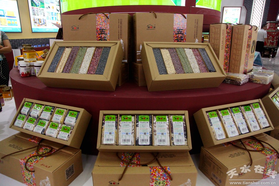 秦州展館節會受捧 土特產品助力脫貧攻堅